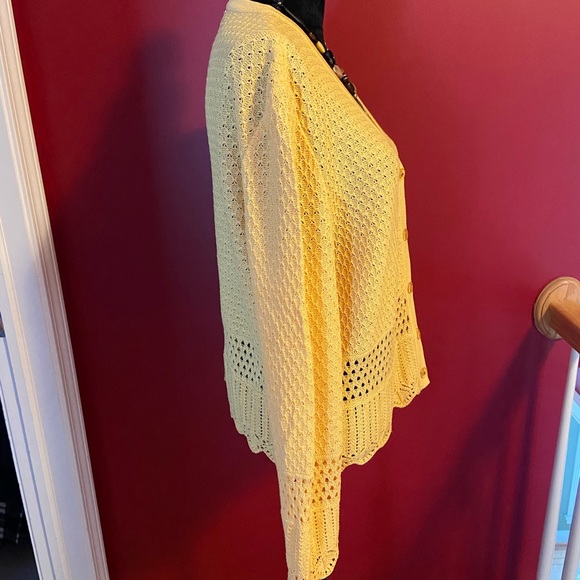 🌬️ St. John Yellow Sport Cardigan 🌬️ - Picture 4 of 7